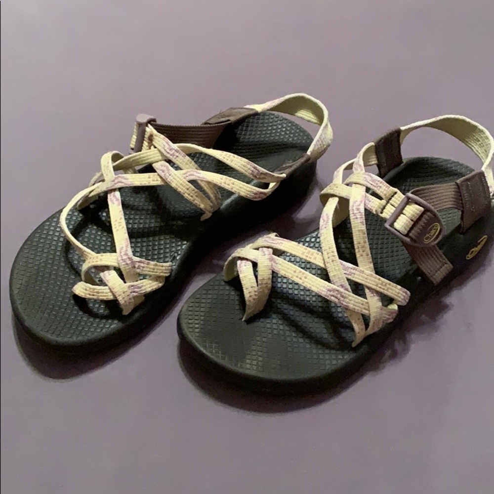 Women’s barely worn Chaco sandals